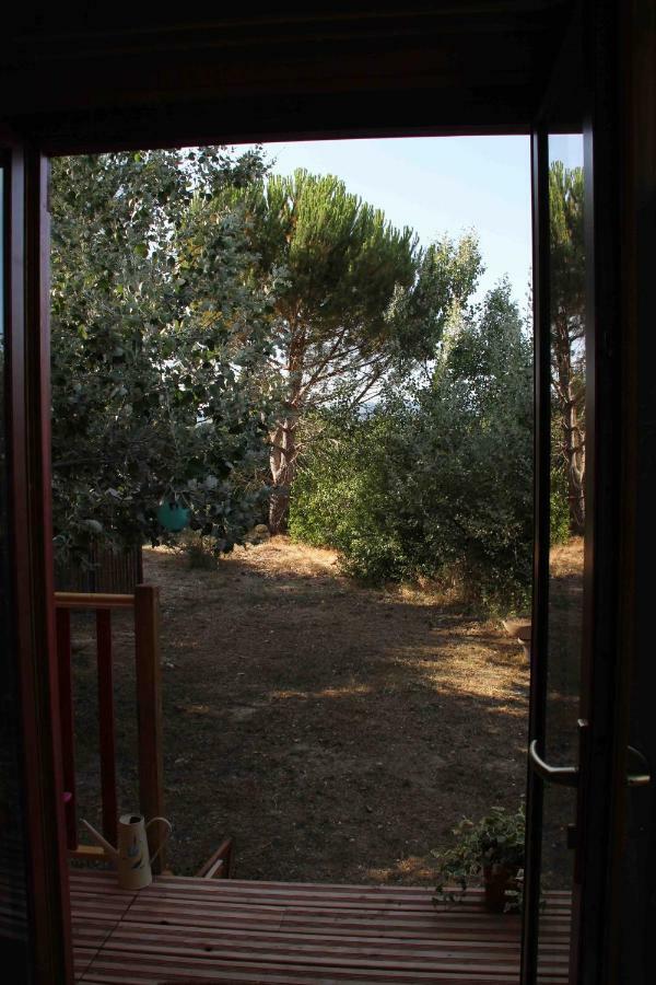 Hotel Roulotte Aux Peupliers La Tour-dʼAigues Exterior foto
